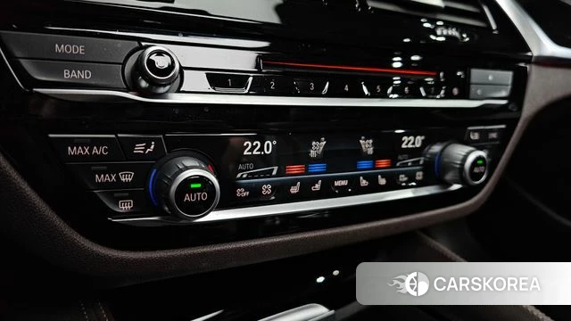 BMW 5 Series (G30) id 3905797 из Кореи 7