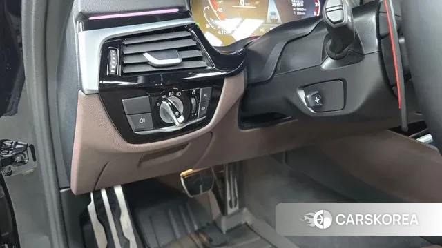 BMW 5 Series (G30) id 3416012 из Кореи 7