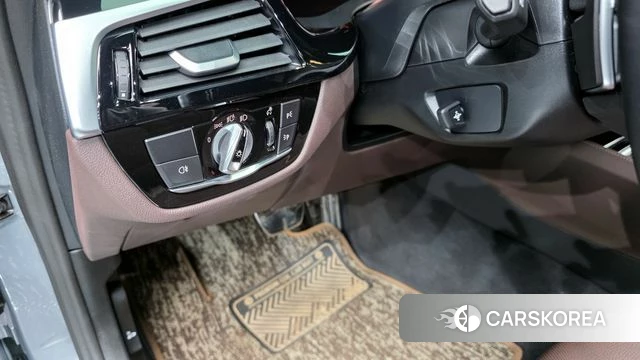 BMW 5 Series (G30) id 3877460 из Кореи 7