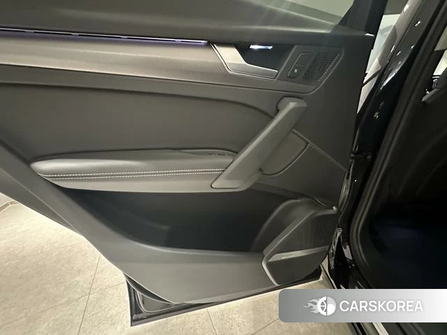 Audi Q5L id 4333909 из Китая 7