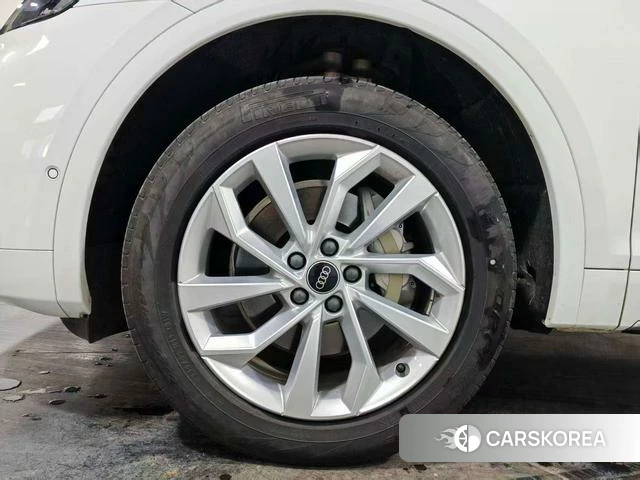 Audi Q5L id 4321235 из Китая 7