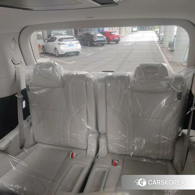Lexus LM id 4275883 из Китая 7