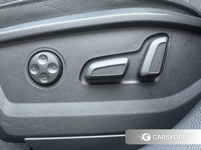 Audi Q2L id 4313289 из Китая 7