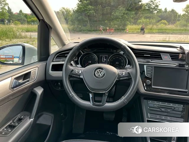Volkswagen Touran L id 4359544 из Китая 7