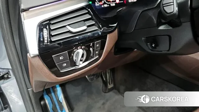 BMW 5 Series (G30) id 3312955 из Кореи 7