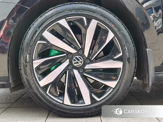 Volkswagen Passat id 4290530 из Китая 7