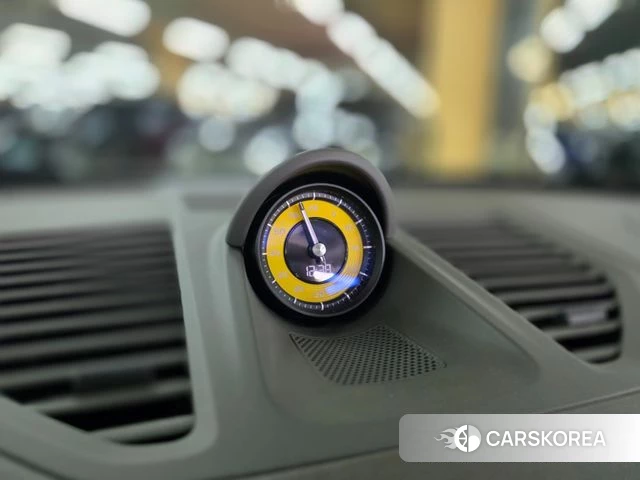 Porsche 911(992) id 3916644 из Кореи 7