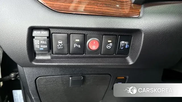 Toyota Sienna id 3708901 из Кореи 7