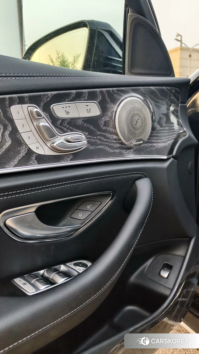 Mercedes-Benz E-class id 4320903 из Китая 7
