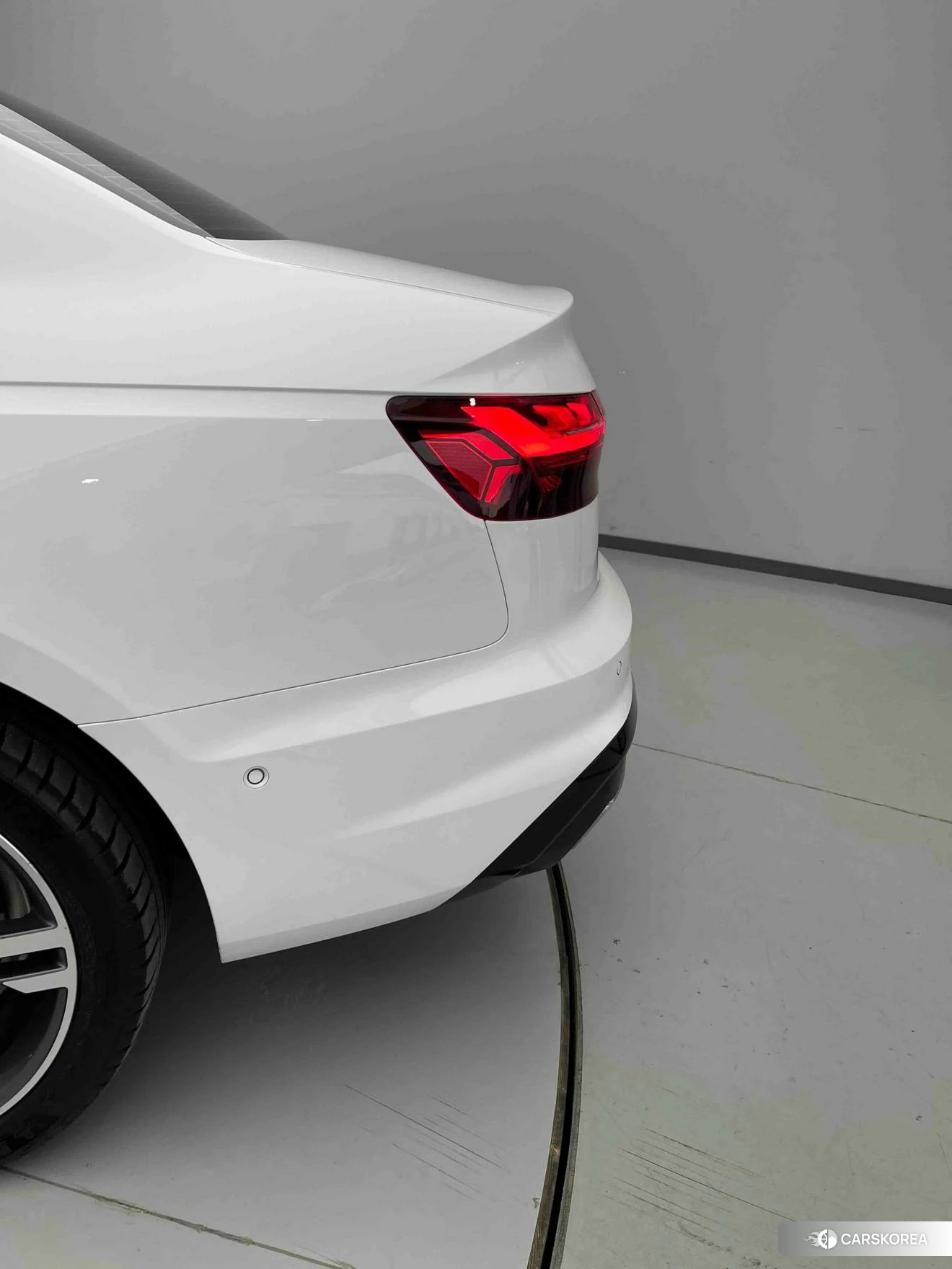 Audi A4L id 4504665 из Китая 7