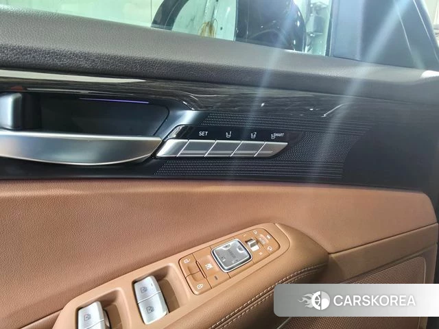 Genesis G90 id 4842608 из Кореи 7