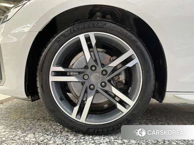 Audi A4L id 4291329 из Китая 7