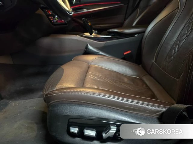 BMW 5 Series (G30) id 3966548 из Кореи 7