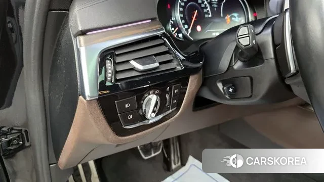 BMW 5 Series (G30) id 3494784 из Кореи 7