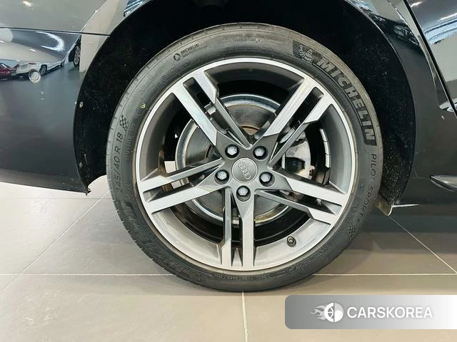 Audi A4L id 4215746 из Китая 7