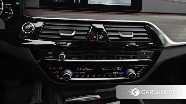 BMW 5 Series (G30) id 3055638 из Кореи 7