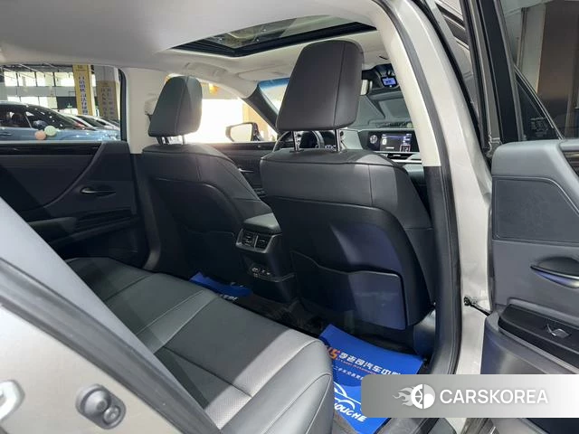 Lexus ES id 4273980 из Китая 7