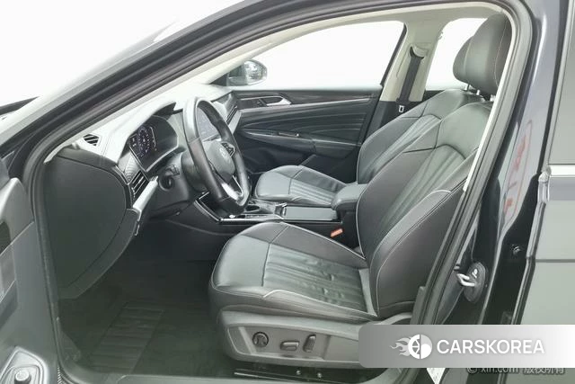 Volkswagen Passat 2022 Черный из Китая, фото 6