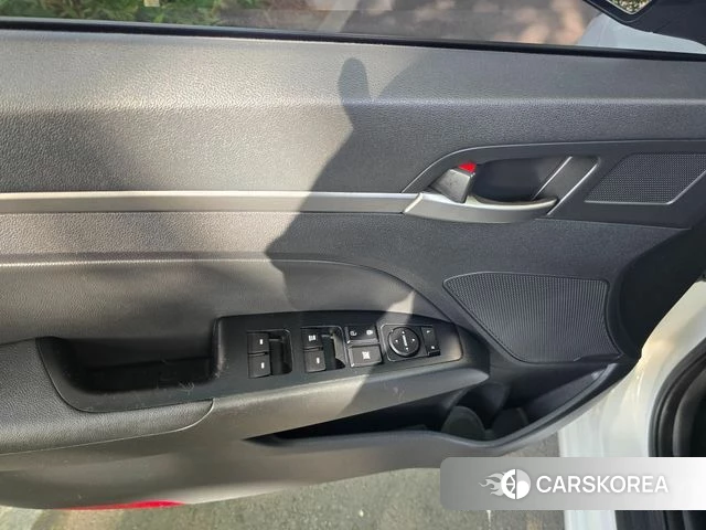 Hyundai Avante AD id 4339797 из Кореи 7