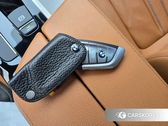 BMW 5 Series (G30) id 3045663 из Кореи 7