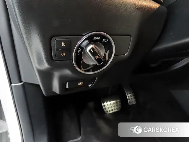 Infiniti Q30 id 3339455 из Кореи 7