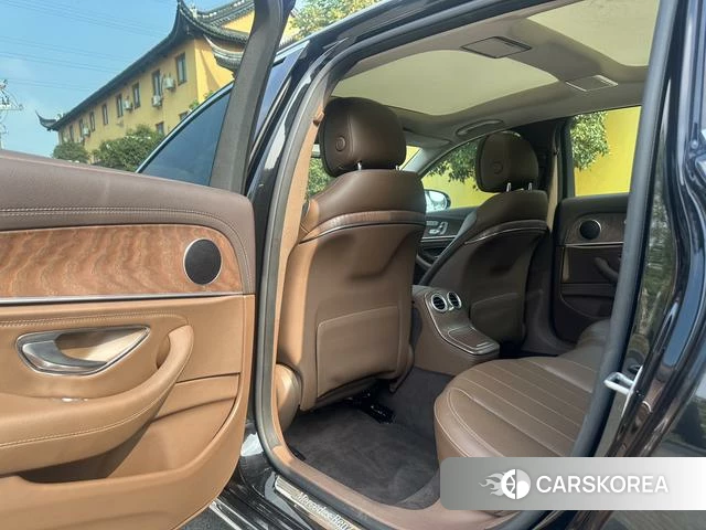 Mercedes-Benz E-class id 4265970 из Китая 7