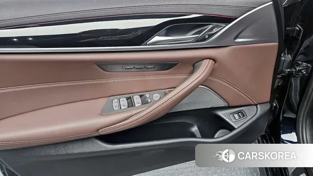 BMW 5 Series (G30) id 3759302 из Кореи 7