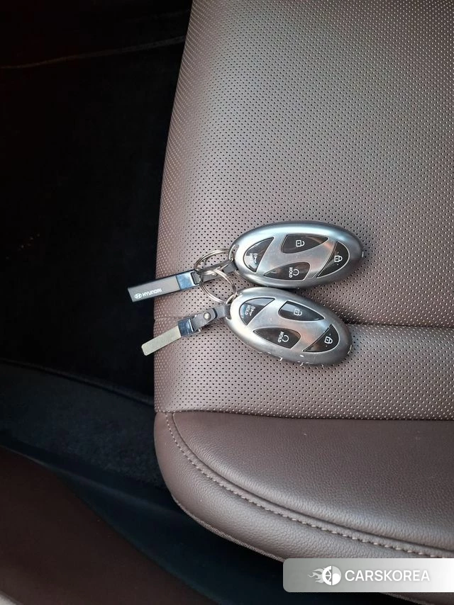 Hyundai Grandeur (GN7) id 4910902 из Кореи 7