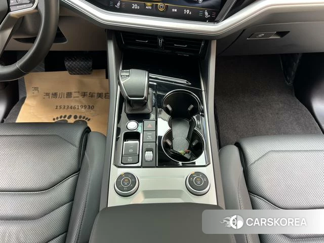 Volkswagen Touareg id 4272761 из Китая 7