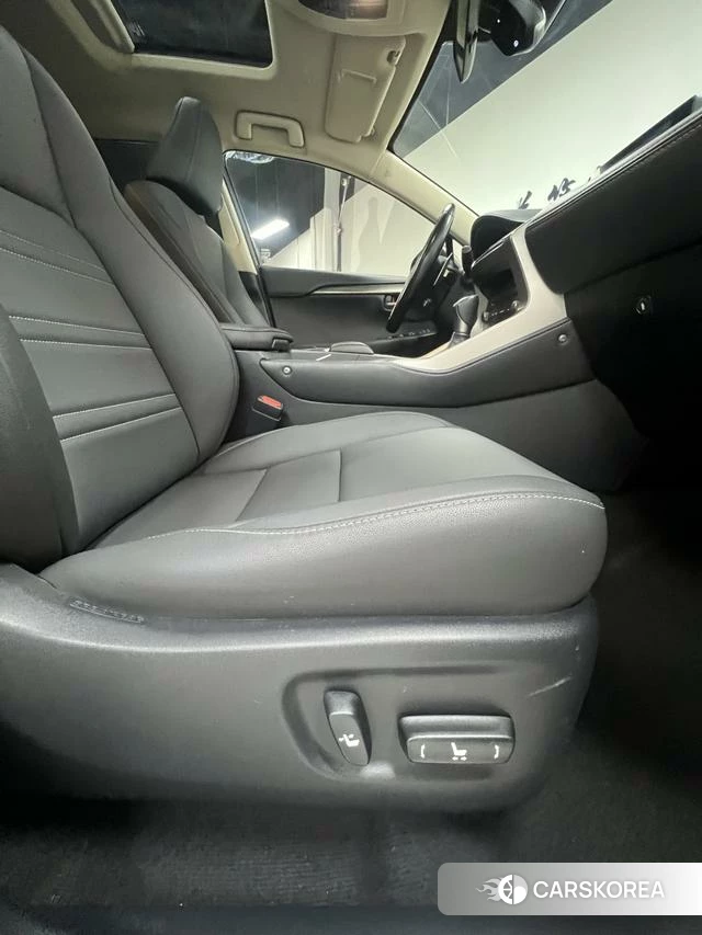Lexus NX id 4277219 из Китая 7
