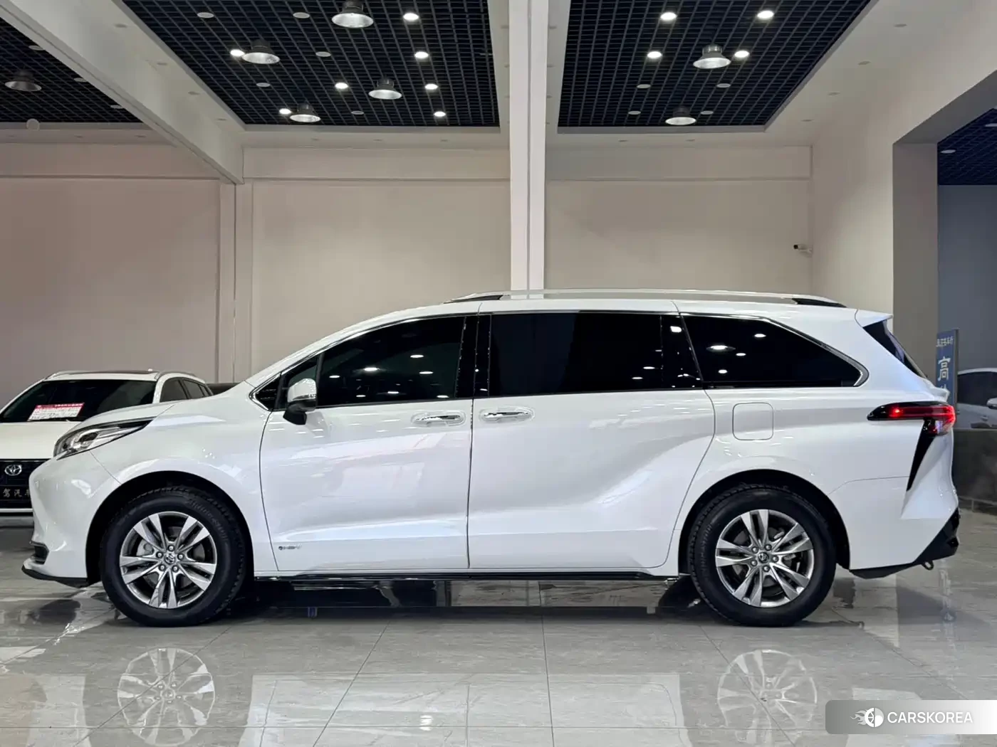 Toyota Sienna id 4622520 из Китая 7