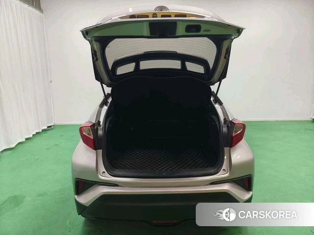 Toyota C-HR id 4210227 из Китая 7