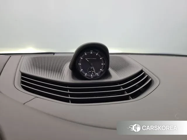 Porsche Taycan id 3763447 из Кореи 7