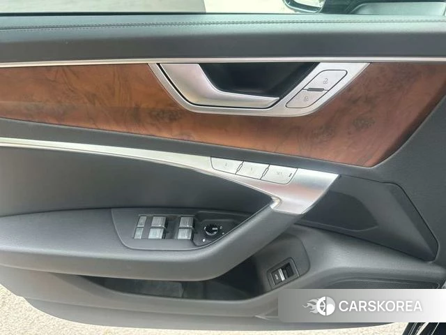 Audi A6L id 4348968 из Китая 7