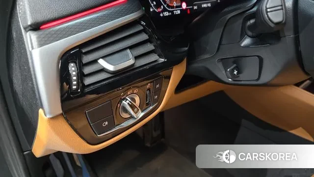 BMW 5 Series (G30) id 3437559 из Кореи 7