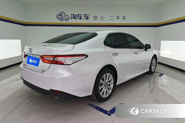 Toyota Camry 2021 Белый из Китая, фото 6