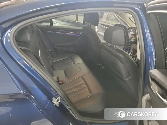 BMW 5 Series (G30) id 3044524 из Кореи 7