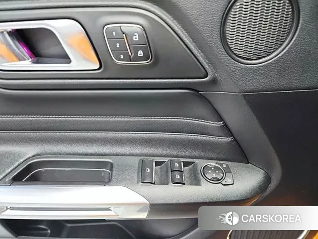 Ford Mustang id 3297299 из Кореи 7