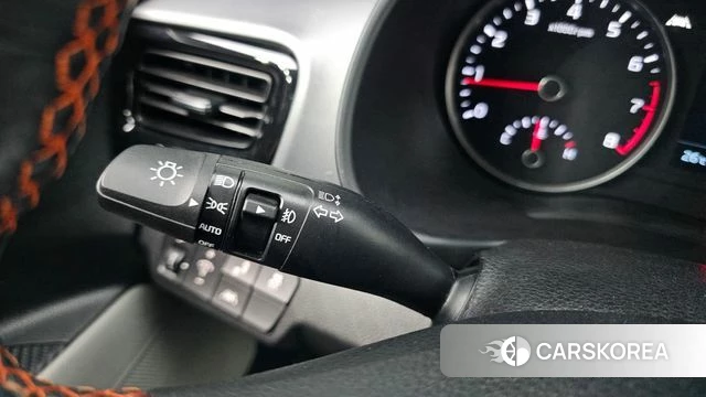 Kia Stonic id 3955699 из Кореи 7