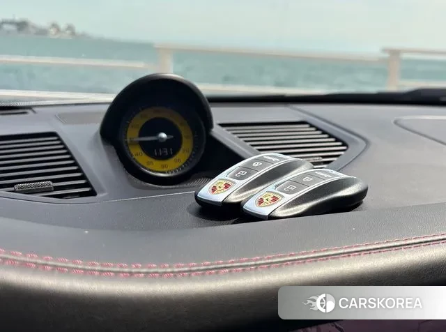 Porsche 911(992) id 3756907 из Кореи 7