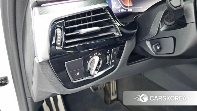 BMW 5 Series (G30) id 4783570 из Кореи 7