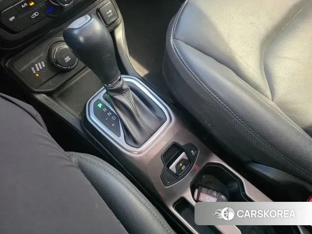 Jeep Renegade id 3117638 из Кореи 7