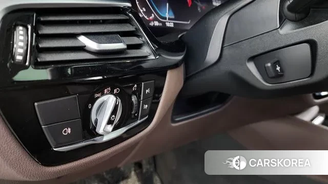 BMW 5 Series (G30) id 3601484 из Кореи 7