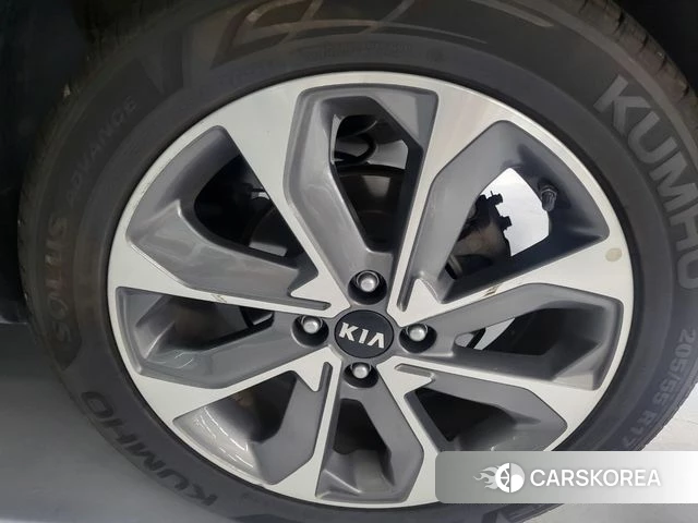Kia Stonic id 4628696 из Кореи 7