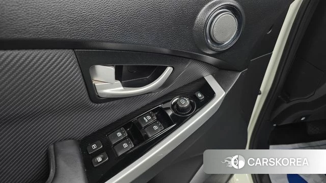 Ssangyong New Style Korando C id 3886404 из Кореи 7