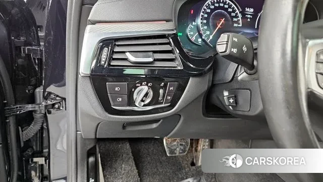 BMW 5 Series (G30) id 3526324 из Кореи 7