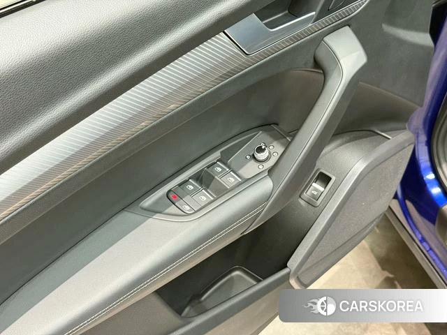 Audi Q5L id 4359429 из Китая 7