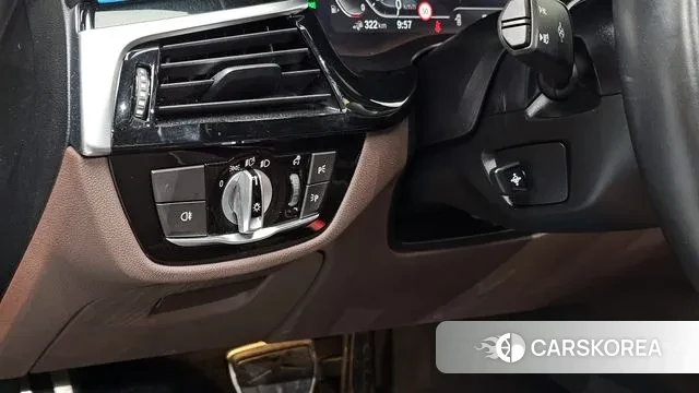 BMW 5 Series (G30) id 3551404 из Кореи 7