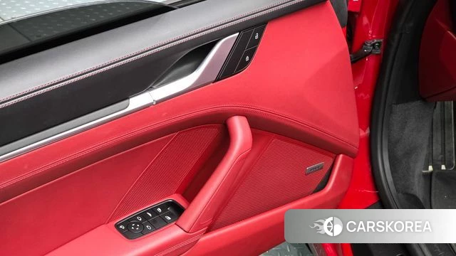 Porsche 911(992) id 4337958 из Кореи 7