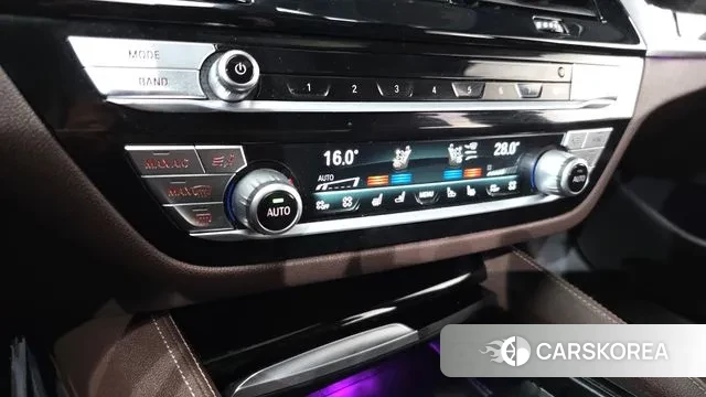 BMW 5 Series (G30) id 3487743 из Кореи 7